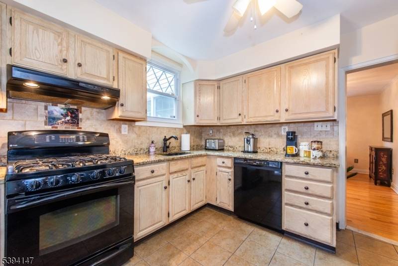 Clifton City, NJ 07012,16 Sussex Rd