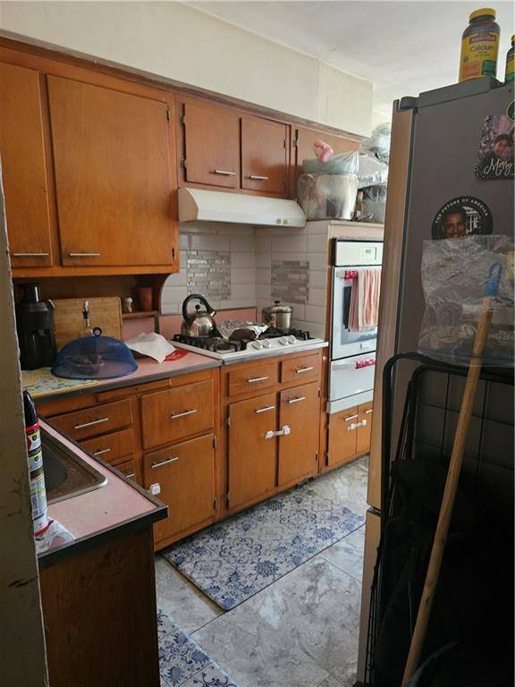 Brooklyn, NY 11236,583 East 86th ST