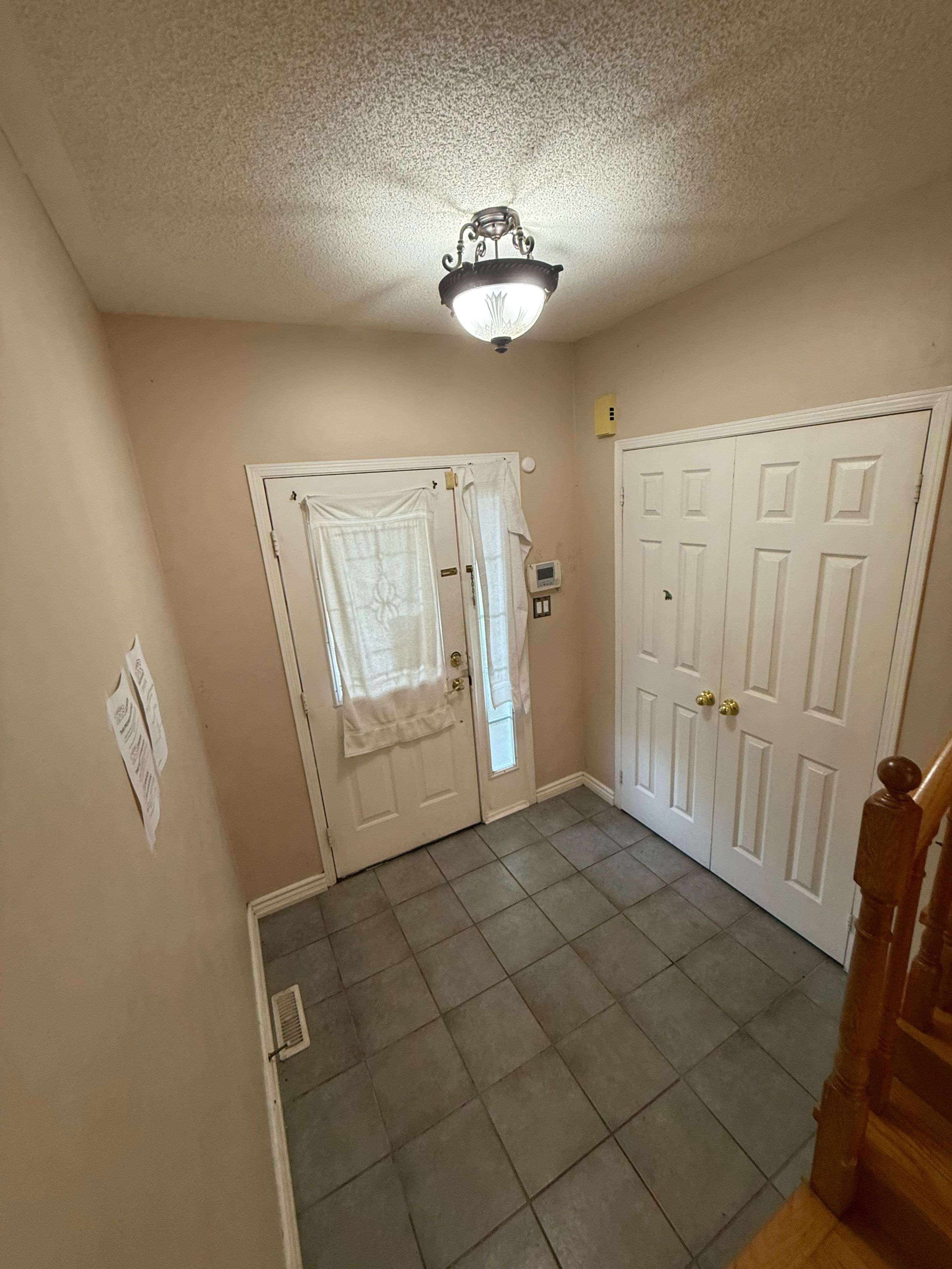 Toronto E10, ON M1C 5H6,10 Wuthering Heights RD