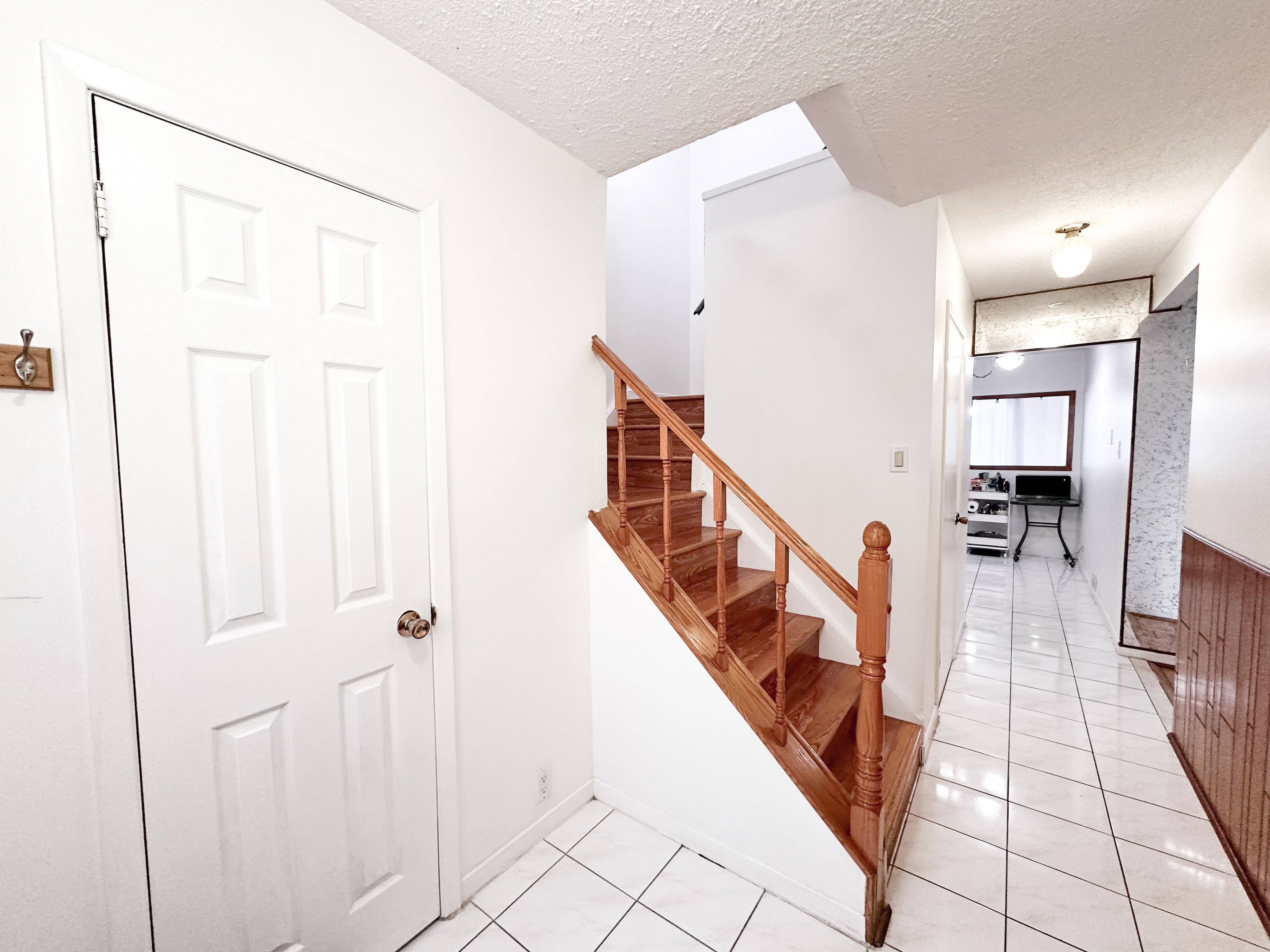 Mississauga, ON L5A 3N5,41 Mississauga Valley BLVD #79