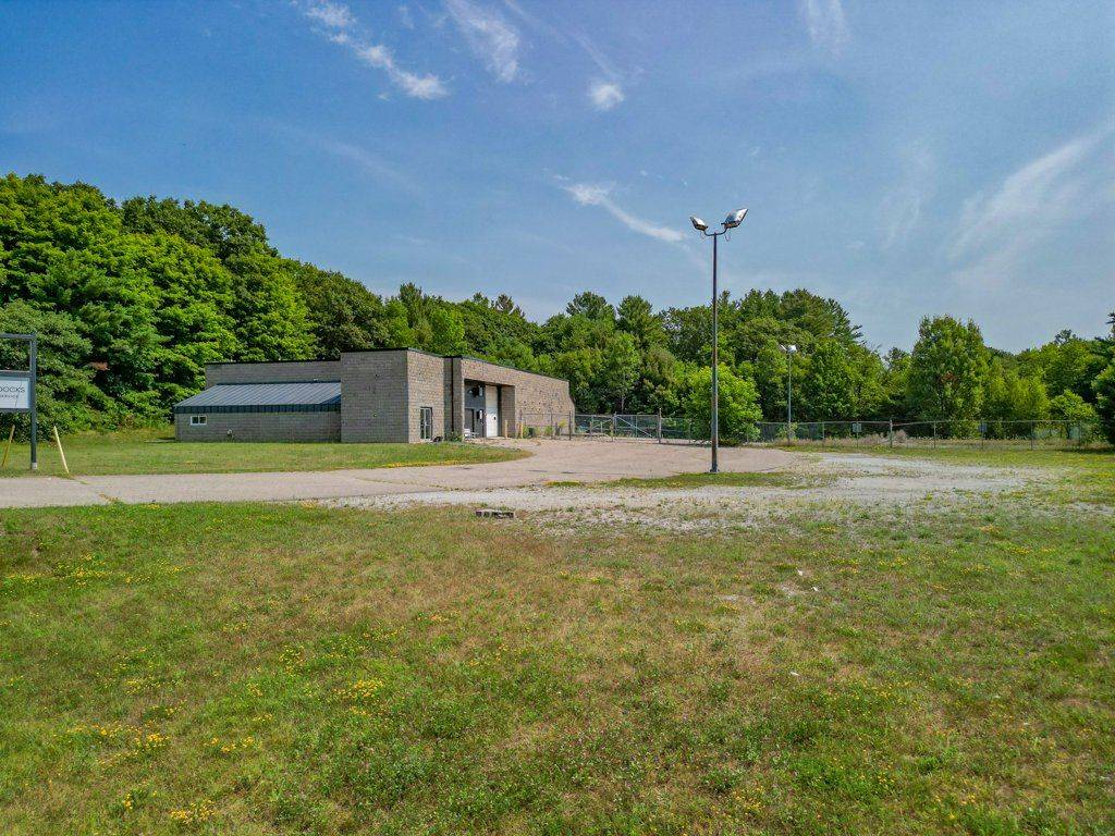 Seguin, ON P2A 0B2,32 James Bay Junction RD