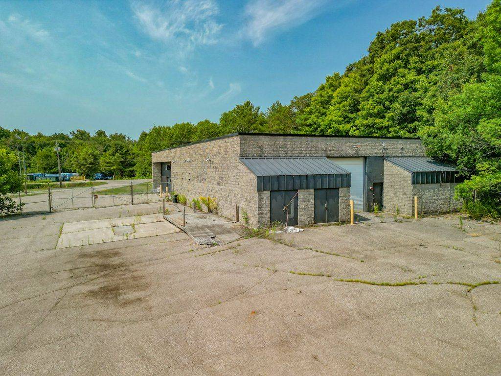 Seguin, ON P2A 0B2,32 James Bay Junction RD