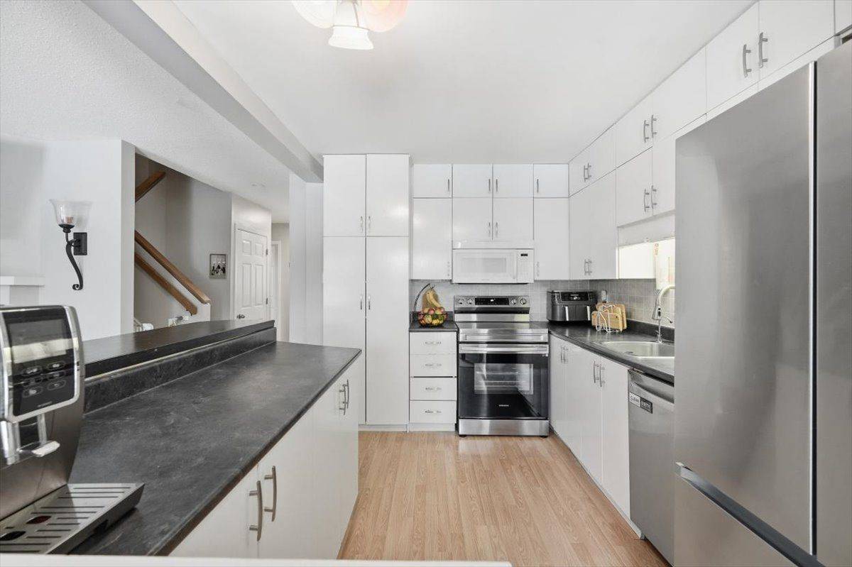 Orleans - Cumberland And Area, ON K4A 2W2,420 Valade CRES