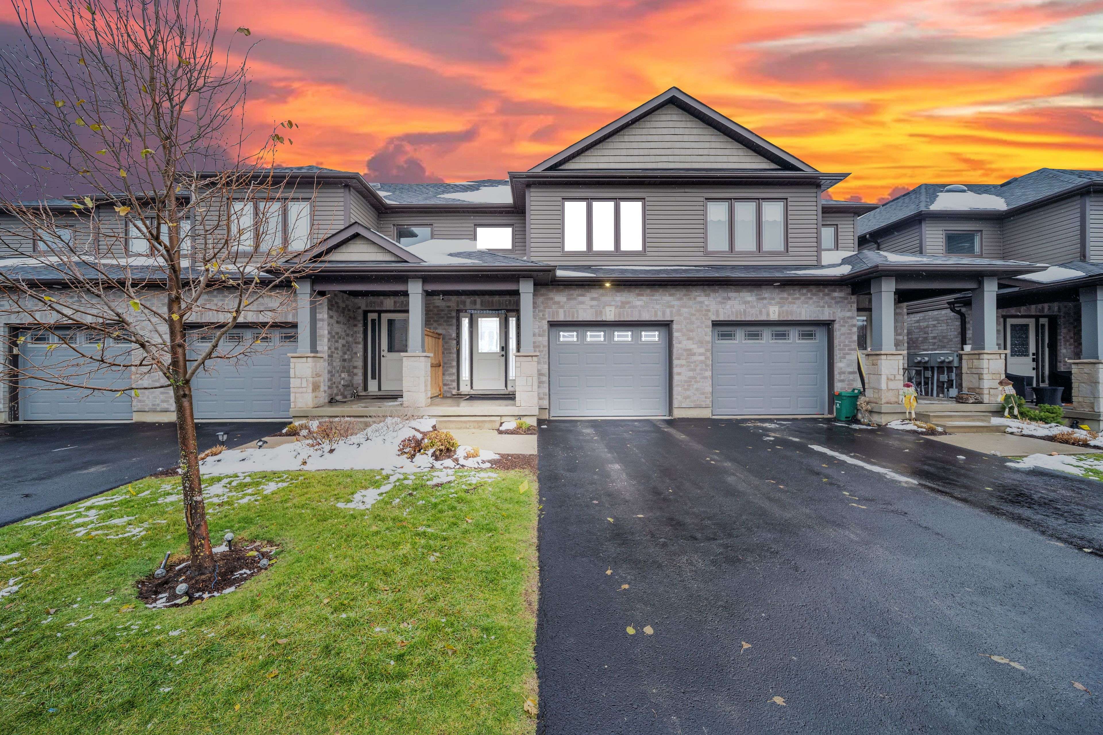 East Luther Grand Valley, ON L9W 7P1,7 Taylor DR #34