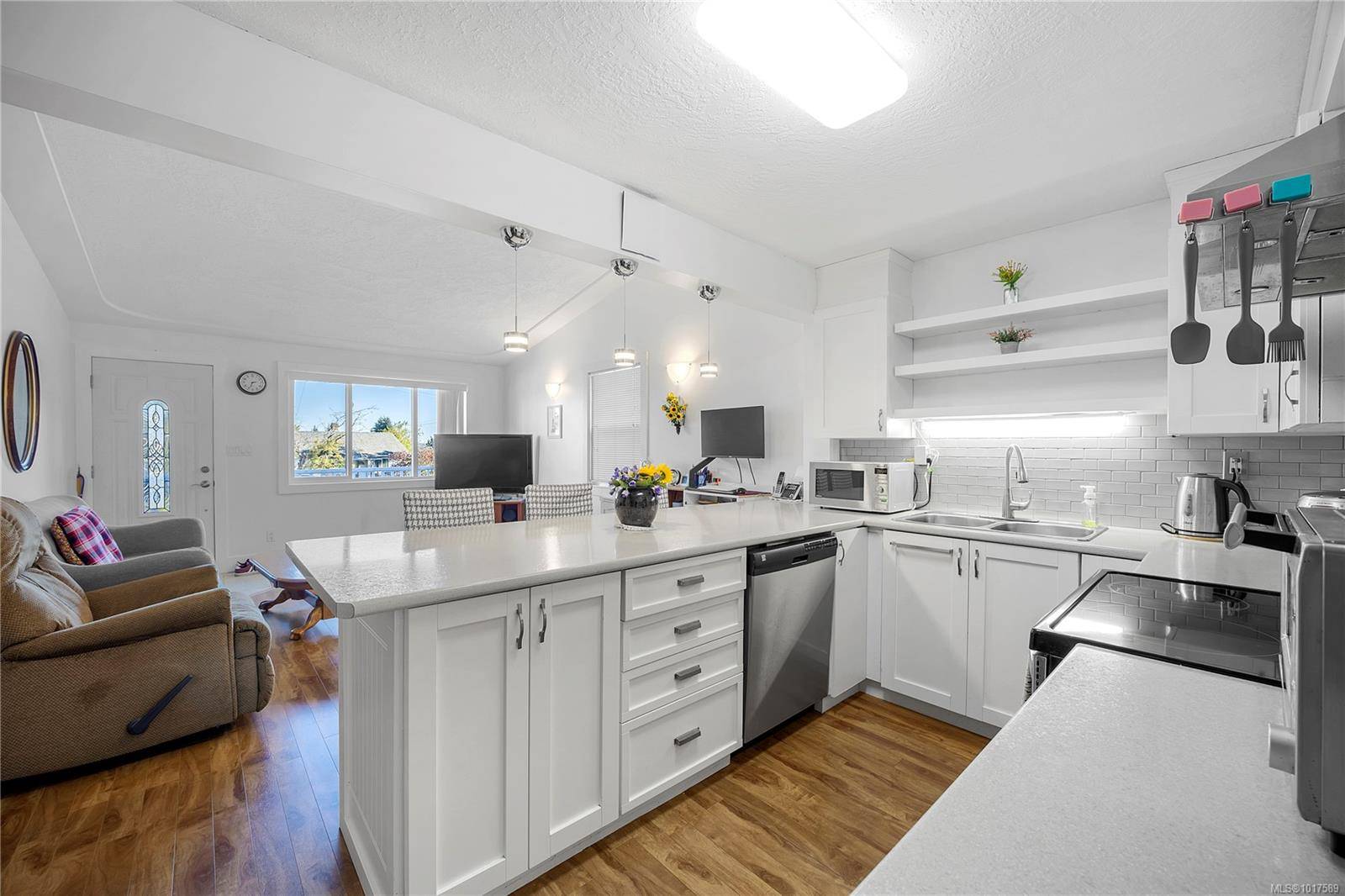 Nanaimo, BC V9R 4N7,240 View St