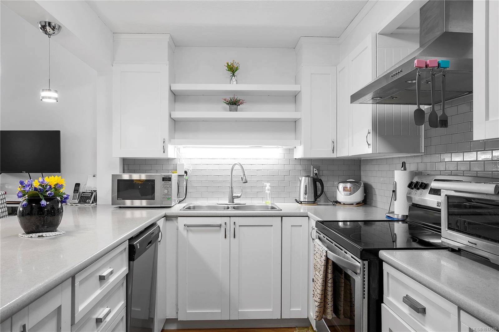 Nanaimo, BC V9R 4N7,240 View St