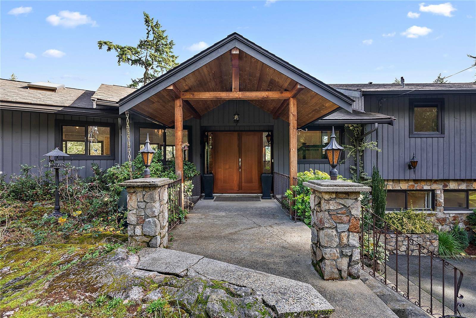 Saanich, BC V9E 1L7,235 Hartland Ave