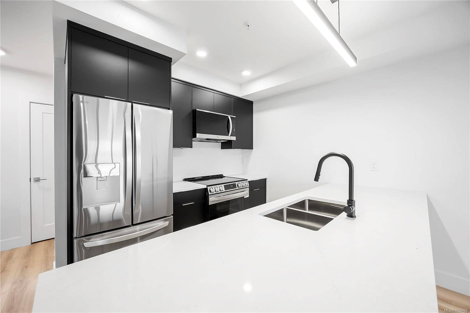 Nanaimo, BC V9R 4V6,45 Haliburton St #505