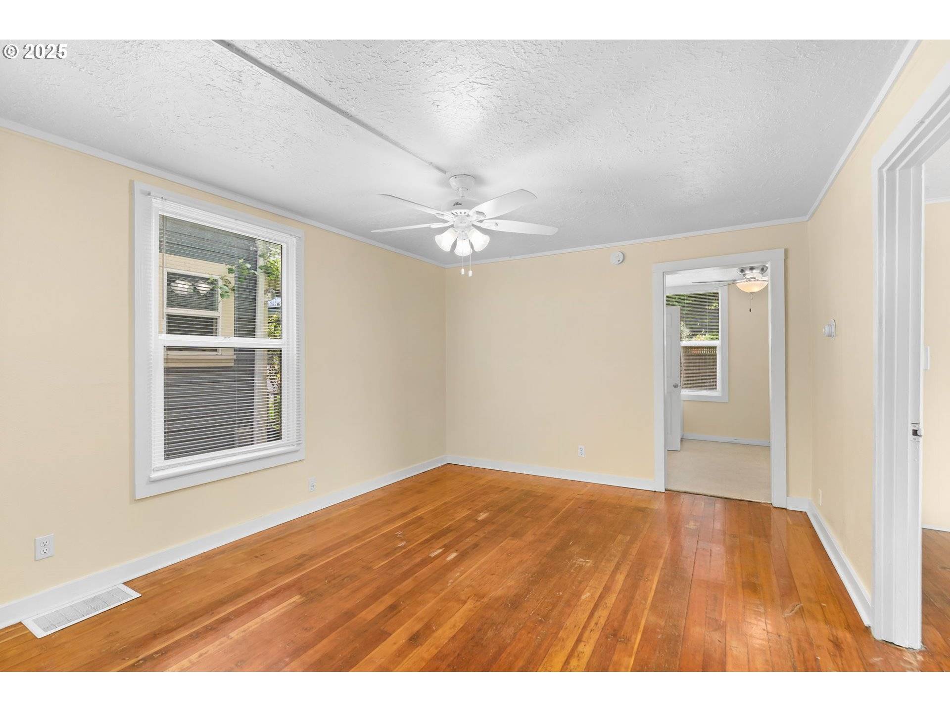 Portland, OR 97214,3236 SE YAMHILL ST