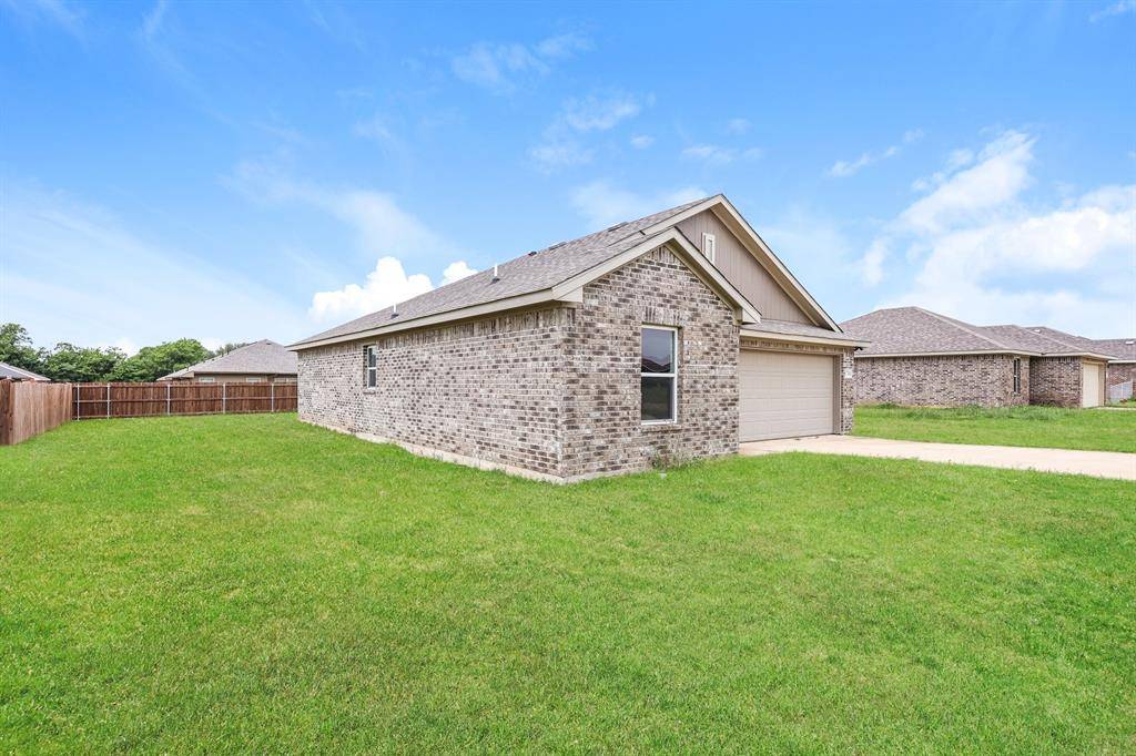 Mabank, TX 75147,819 S Sutton Street