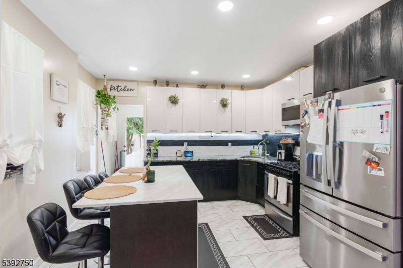 Elizabeth City, NJ 07202,830 Grove St