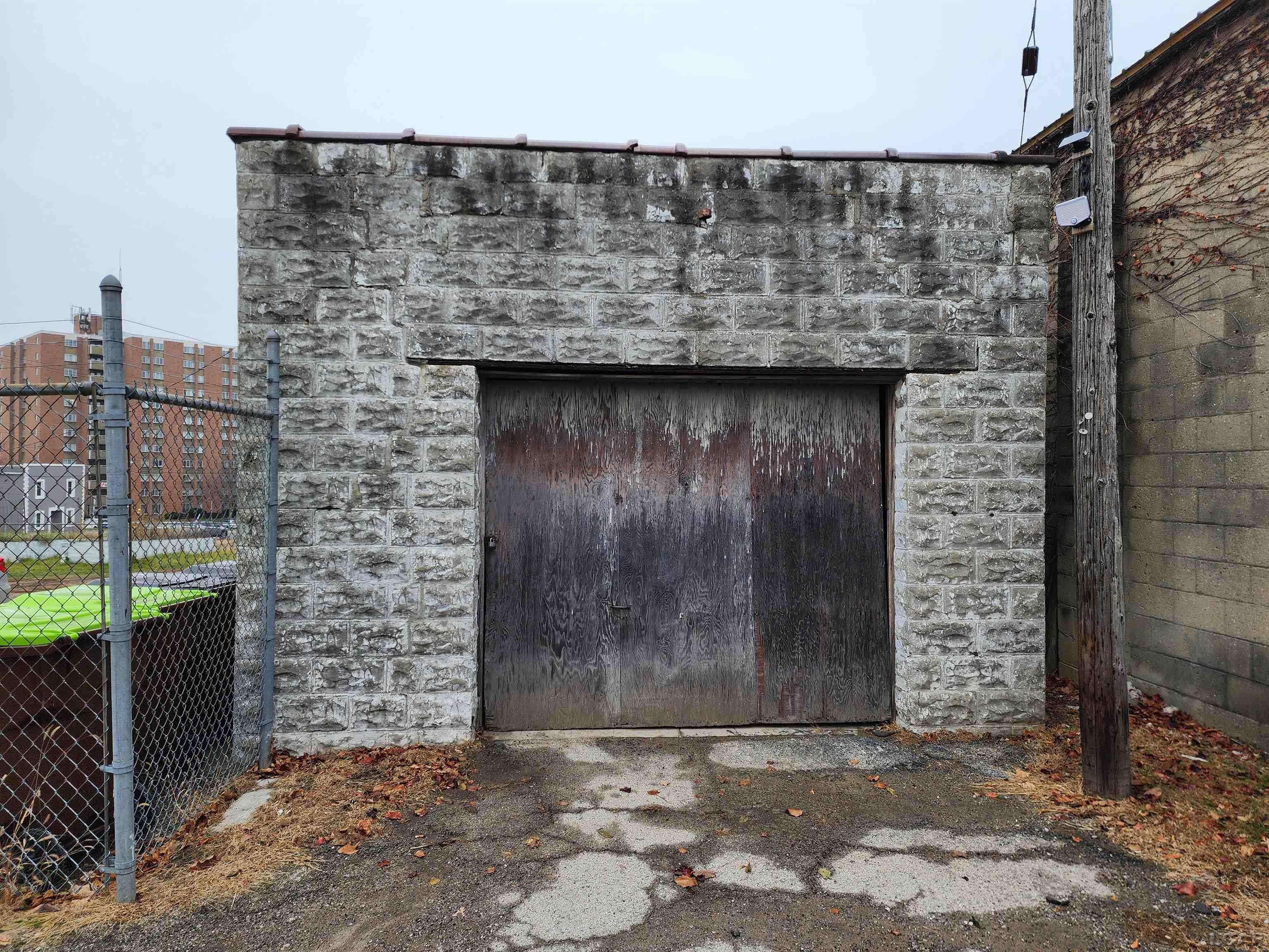 Adrian, MI 49221,228 W Church ST