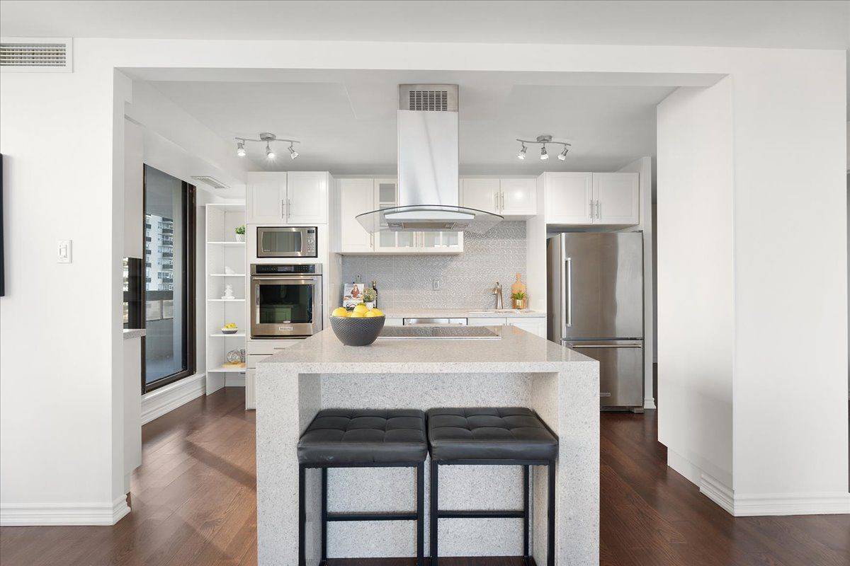 Toronto W02, ON M6P 4B8,100 Quebec AVE #911