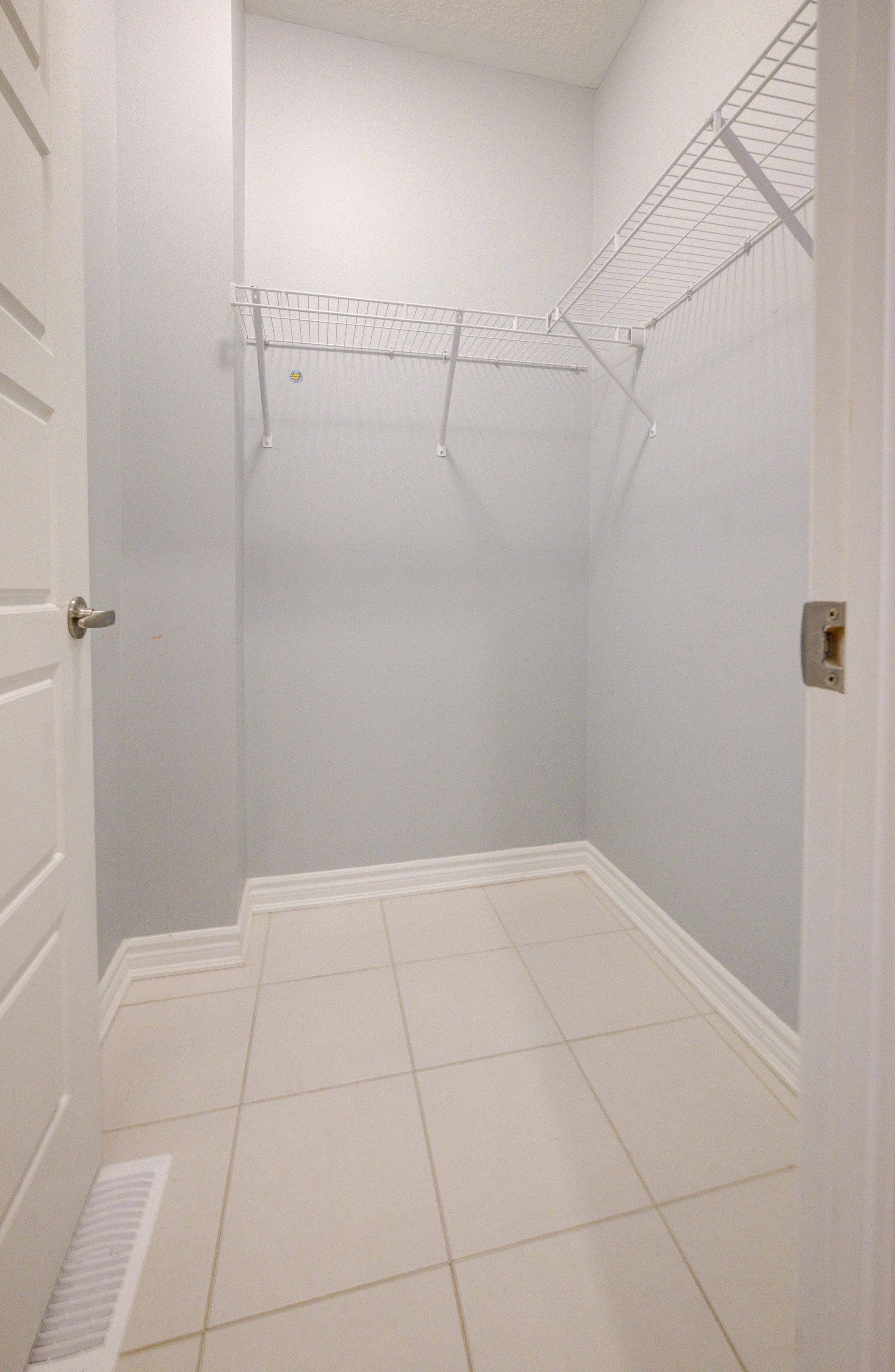 Milton, ON L9E 1C6,302 Jean LNDG