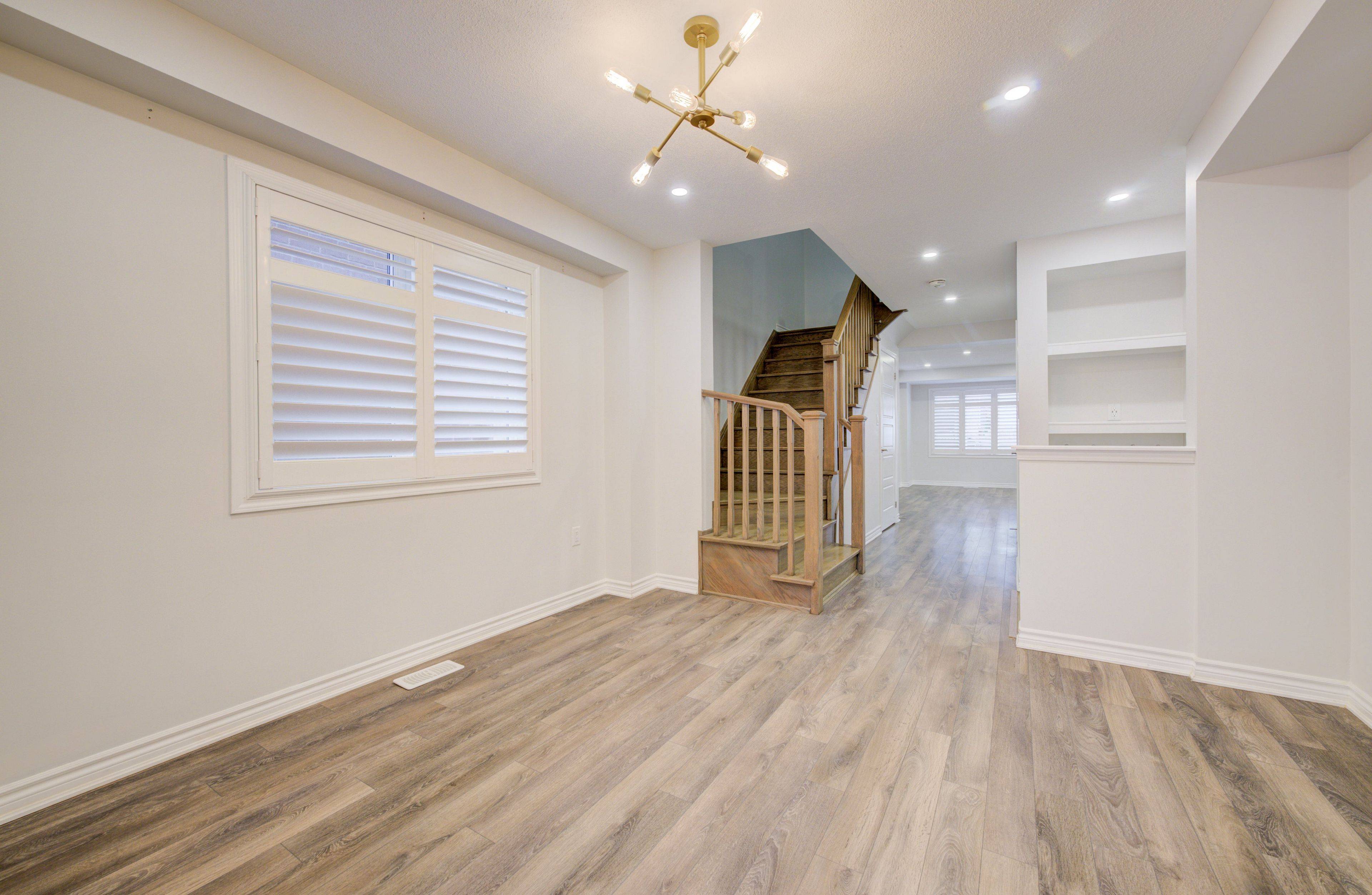 Milton, ON L9E 1C6,302 Jean LNDG