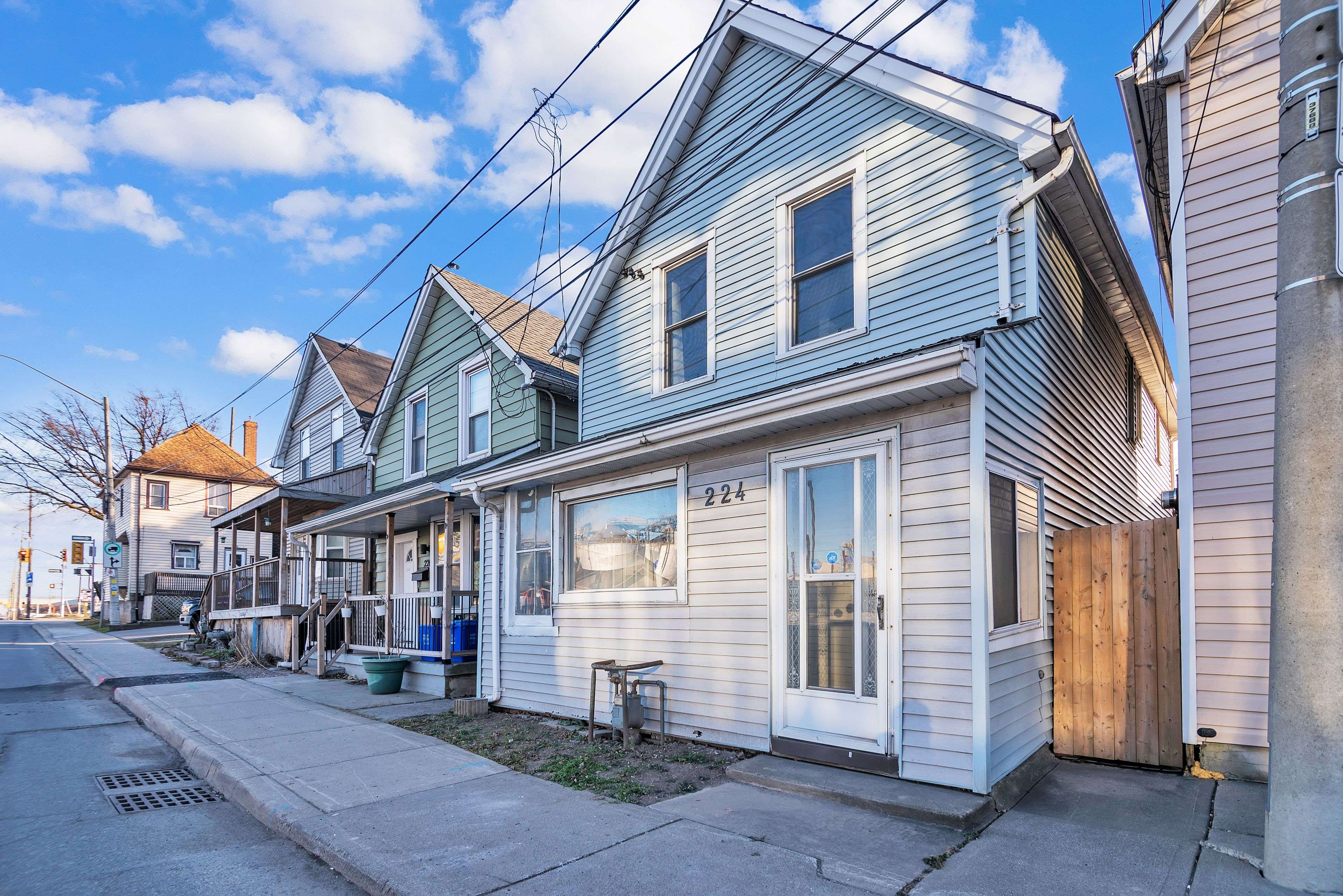 Hamilton, ON L8L 4H1,224 Burlington ST E