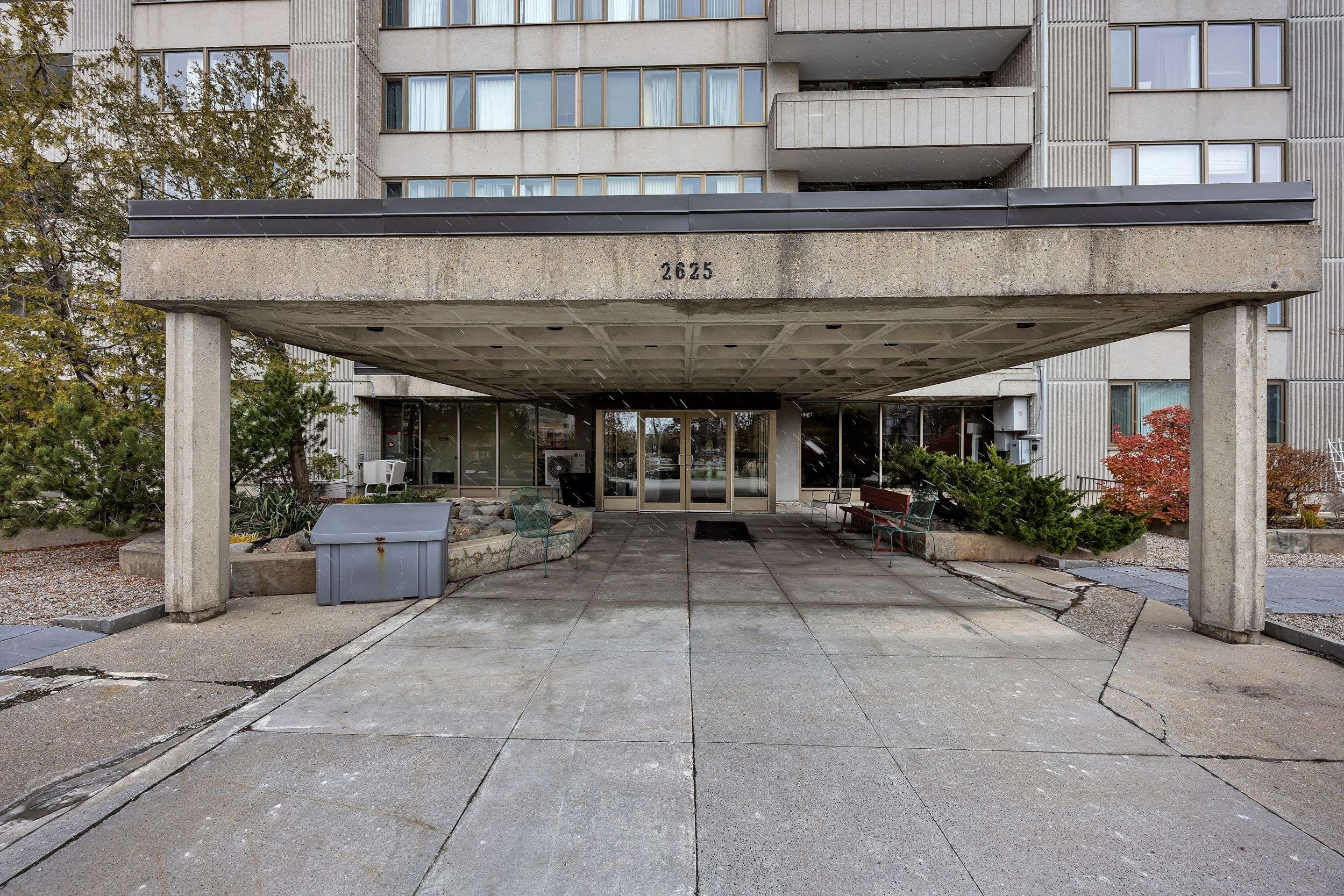 Britannia - Lincoln Heights And Area, ON K2B 5W8,2625 Regina ST #303