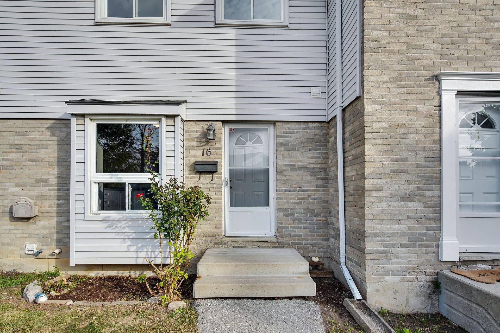 London North, ON N6G 3N1,1786 Attawandaron RD #16
