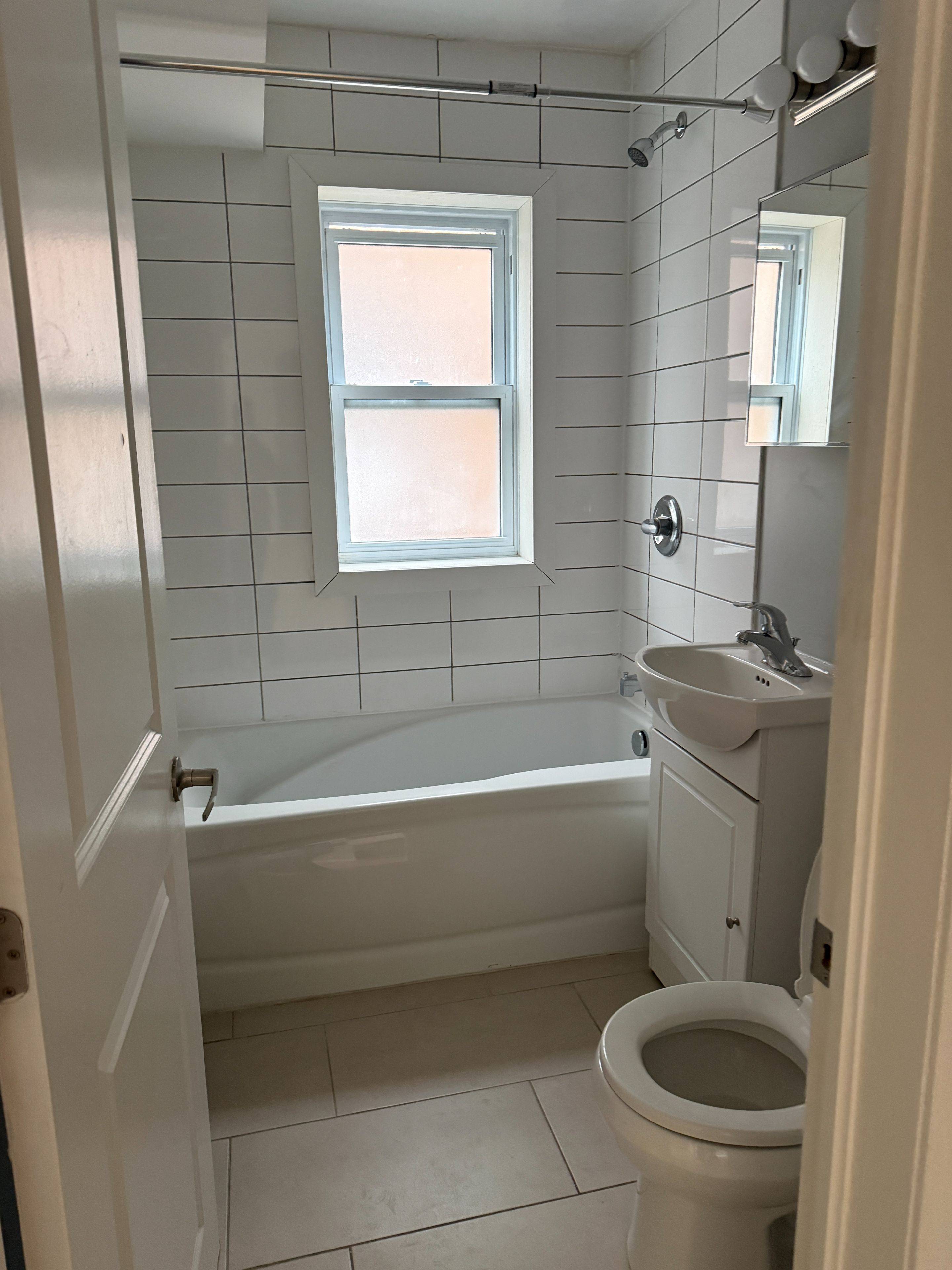 Lower Town - Sandy Hill, ON K1N 6A3,641 Rideau ST #4