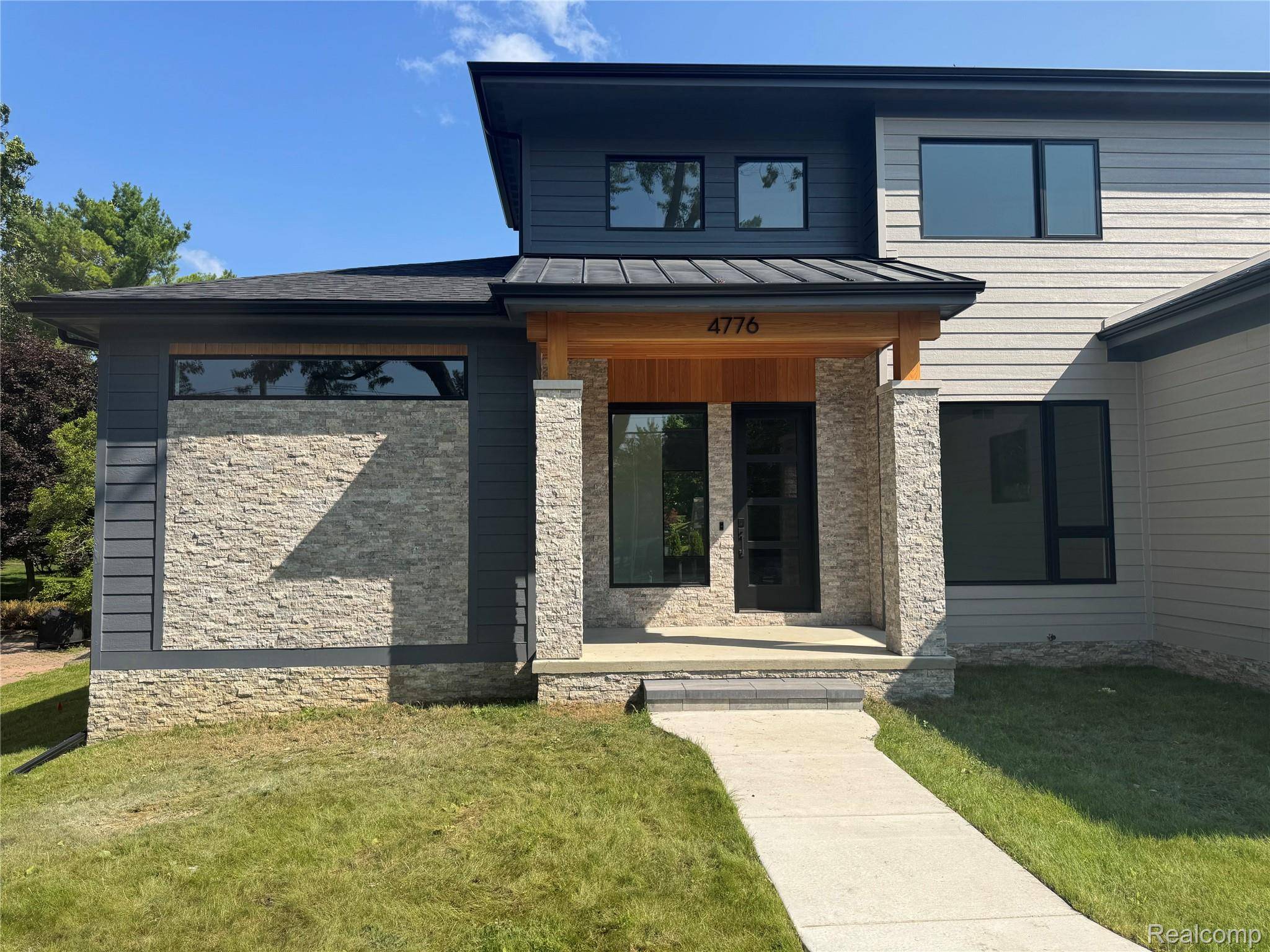 Bloomfield Hills, MI 48301,4776 WALNUT LAKE RD