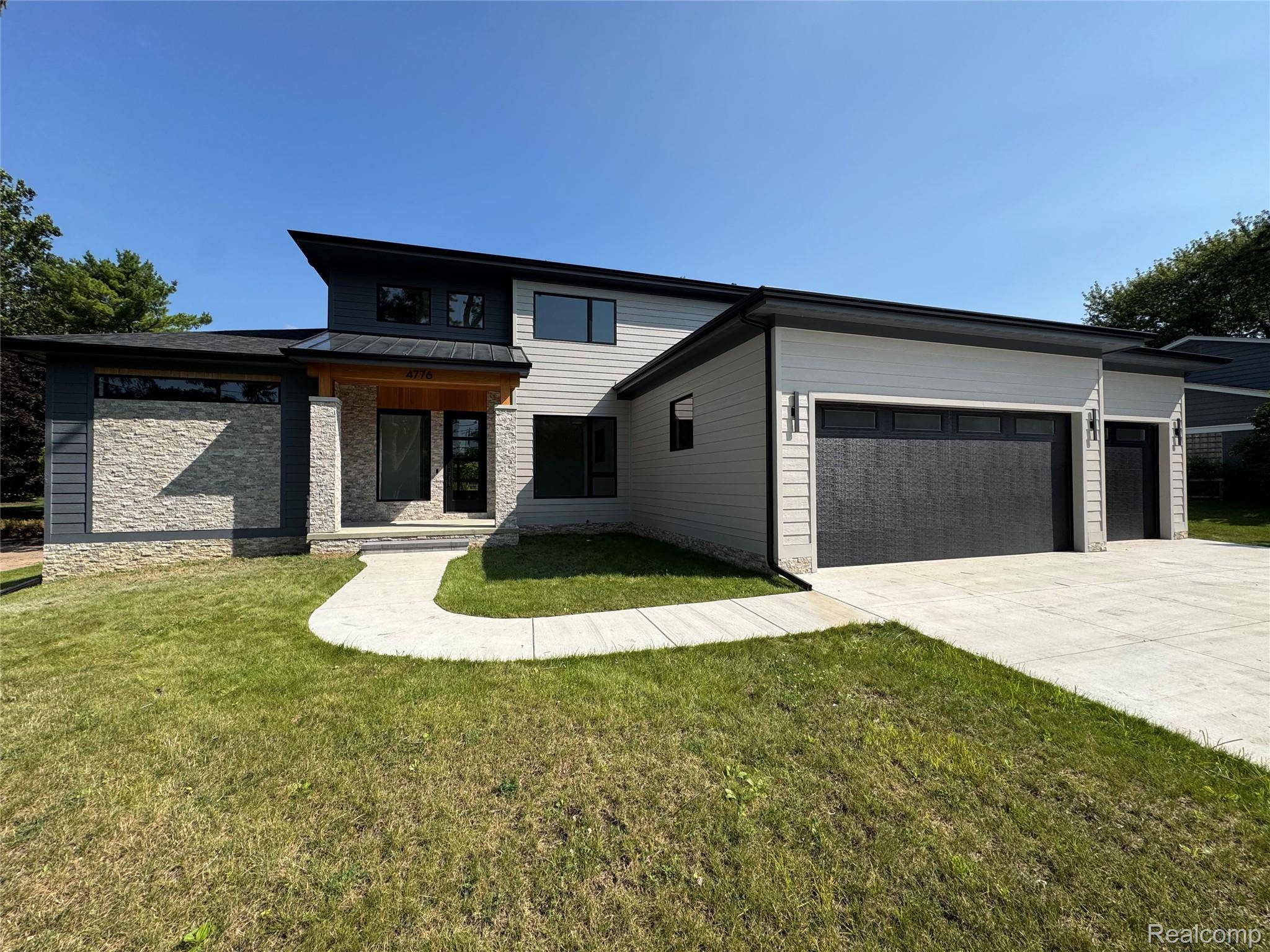 Bloomfield Hills, MI 48301,4776 WALNUT LAKE RD