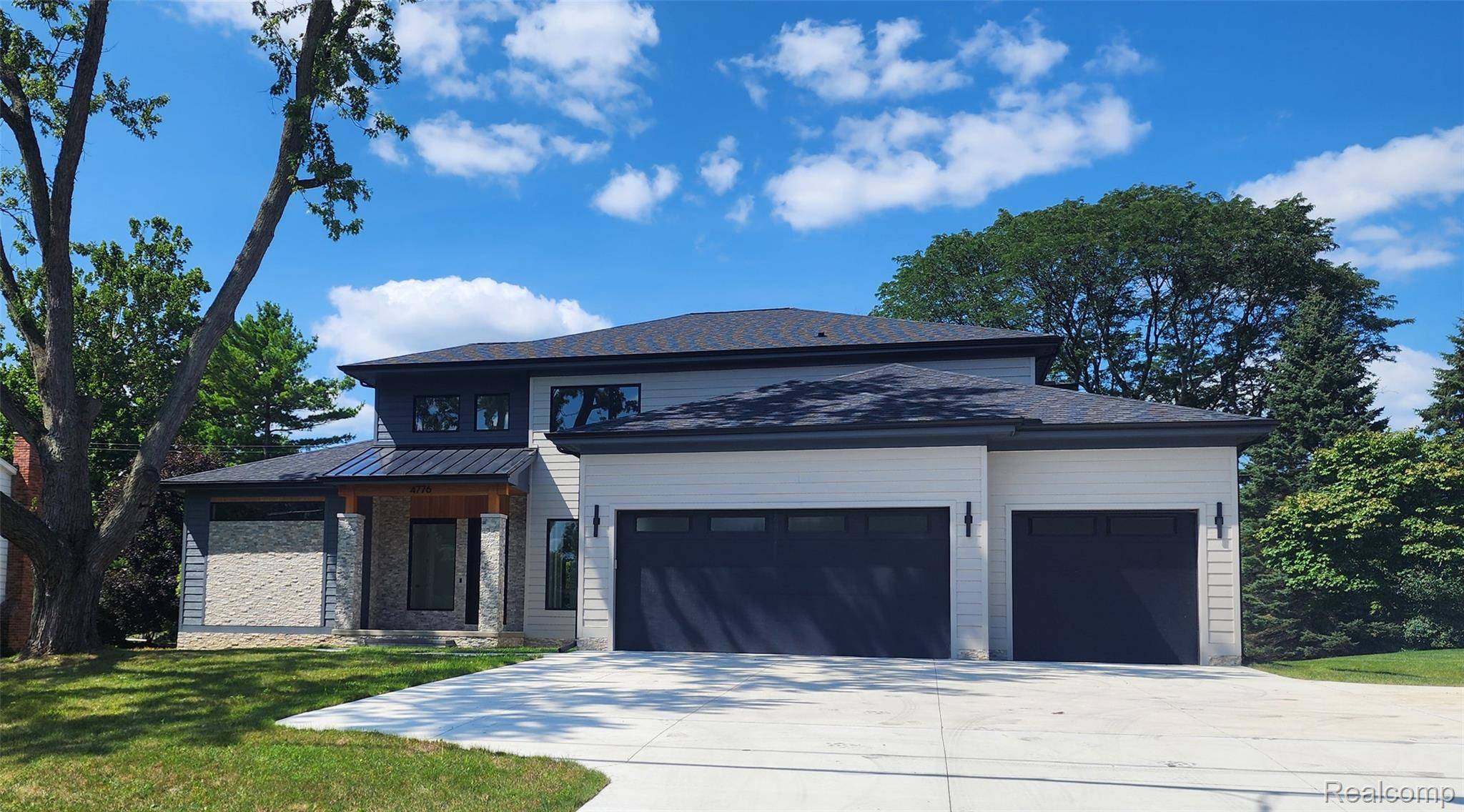 Bloomfield Hills, MI 48301,4776 WALNUT LAKE RD