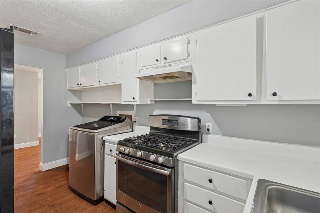 Arlington, TX 76010,1304 E Lovers Lane