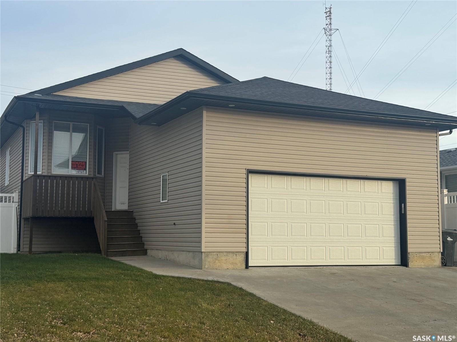 Weyburn, SK S4H 3J8,916 3rd STREET SE
