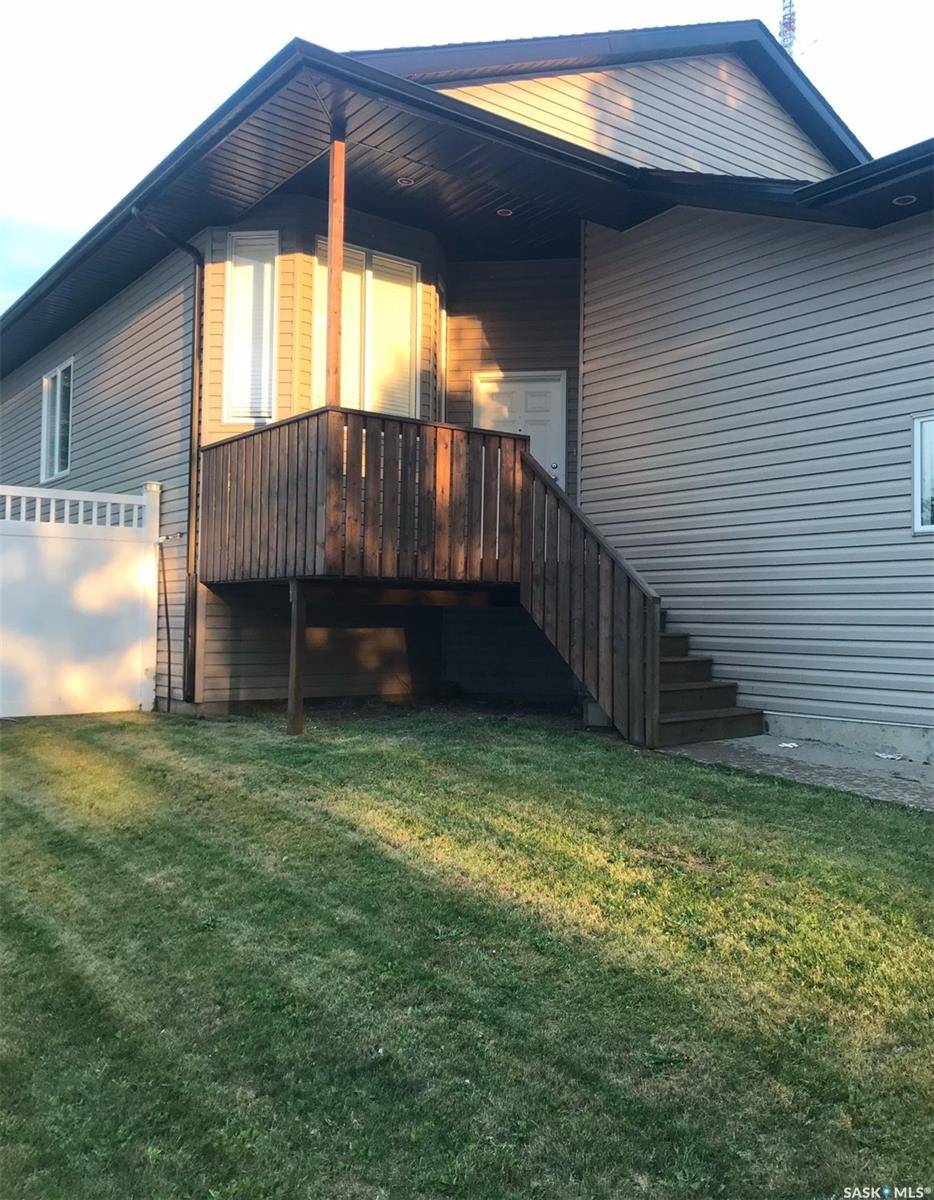 Weyburn, SK S4H 3J8,916 3rd STREET SE