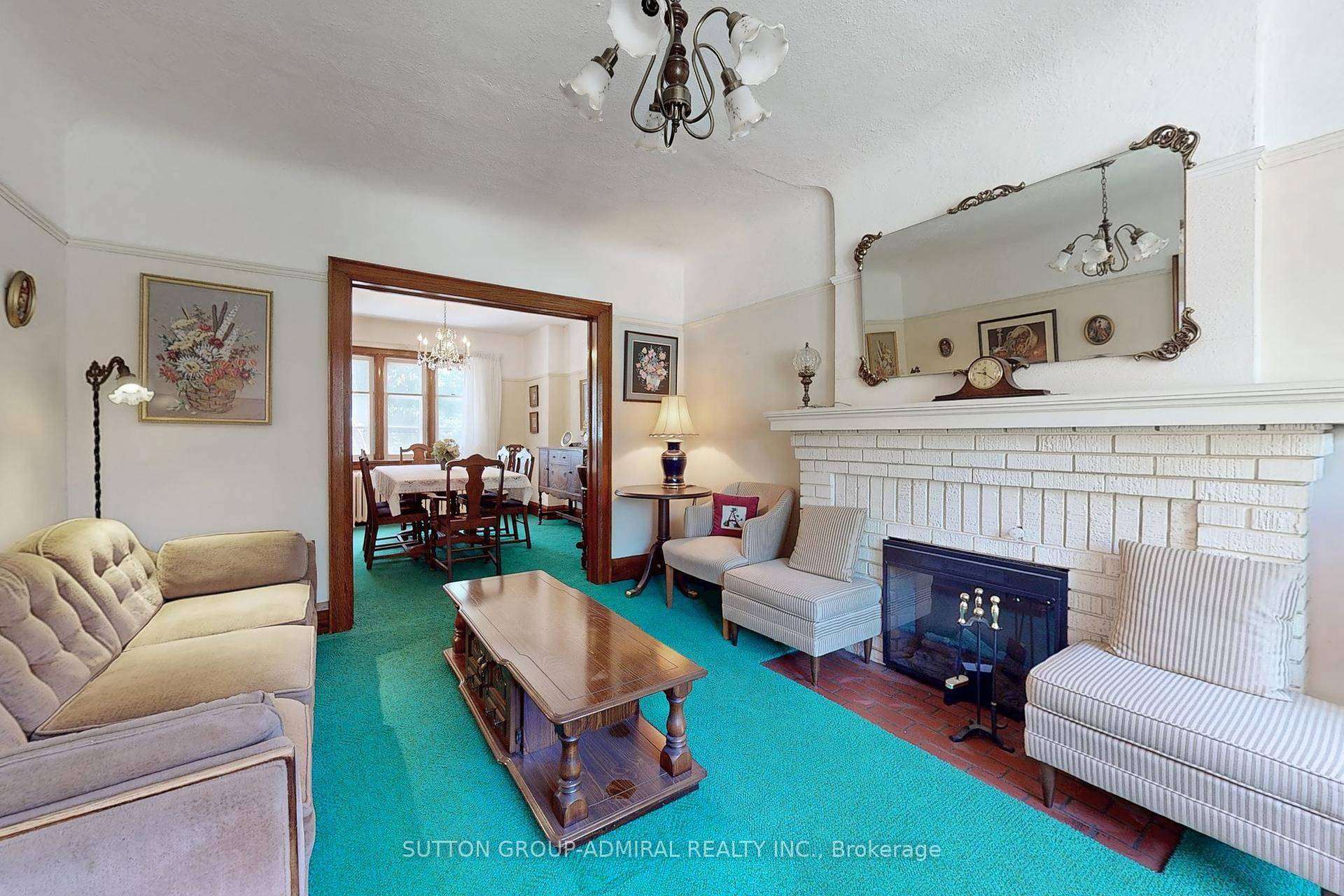 Toronto W02, ON M6S 2B5,1 Valleyview GDNS