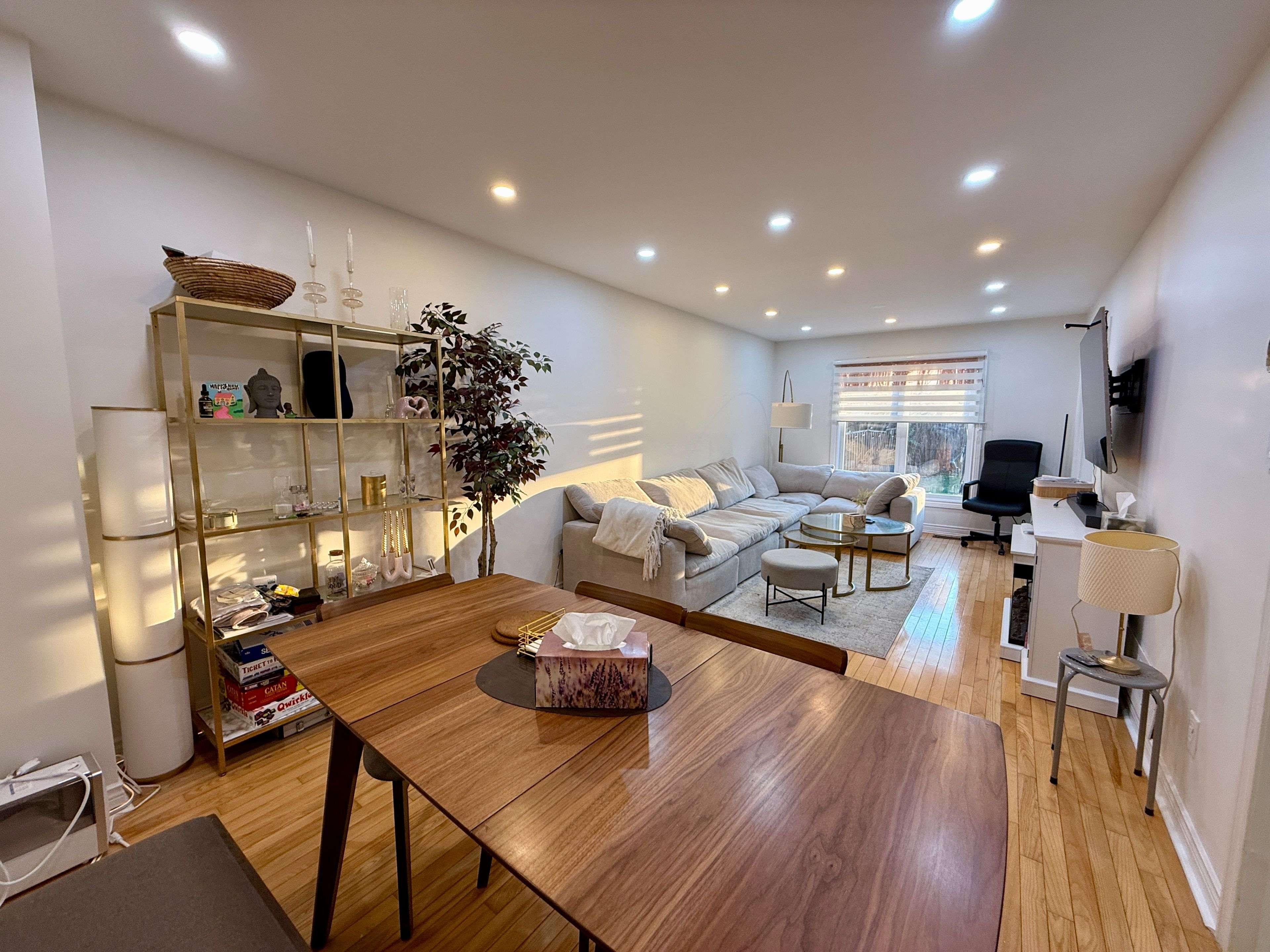 Oakville, ON L6H 5Z6,15 Inverhuron TRL