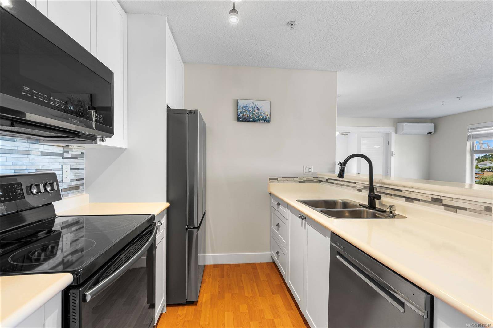 Langford, BC V9B 3V5,2829 Peatt Rd #321