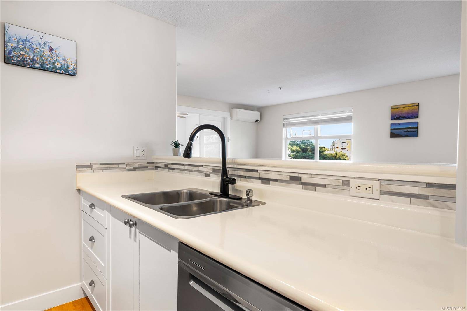 Langford, BC V9B 3V5,2829 Peatt Rd #321