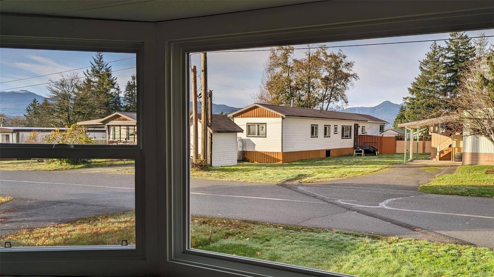 Comox, BC V9M 4E2,3216 Back Rd #9