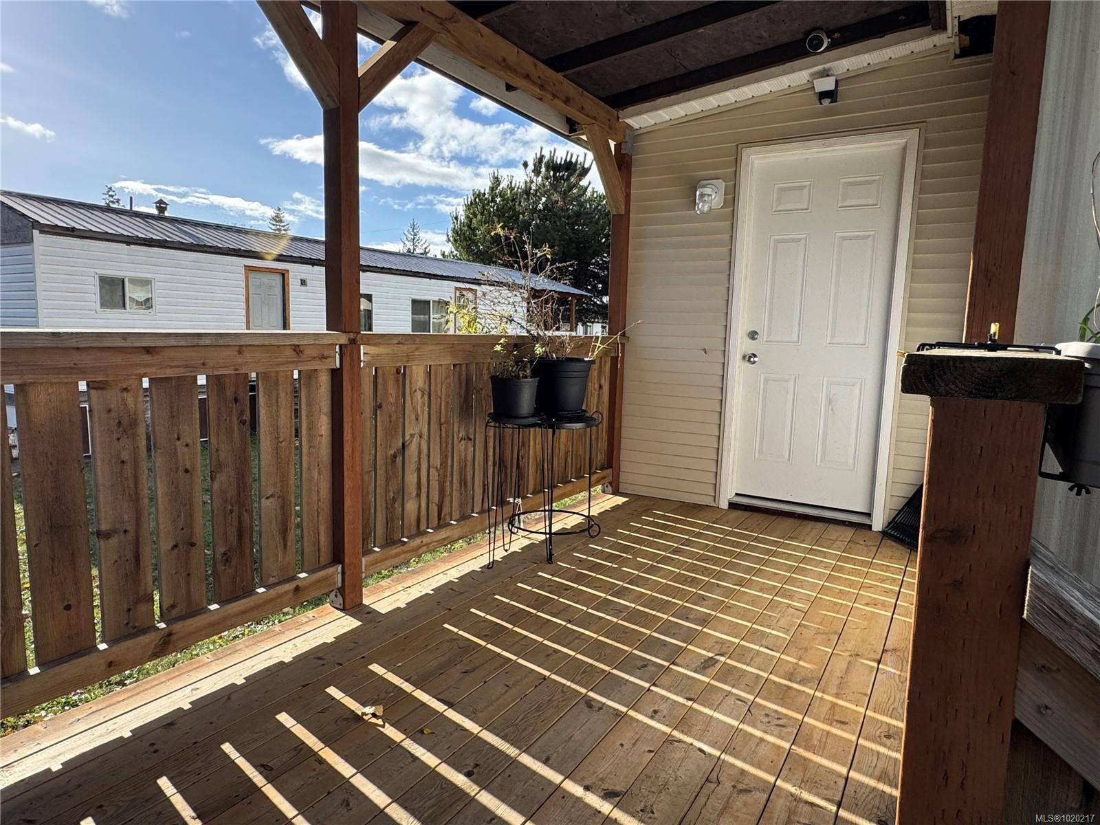 Comox, BC V9M 4E2,3216 Back Rd #9