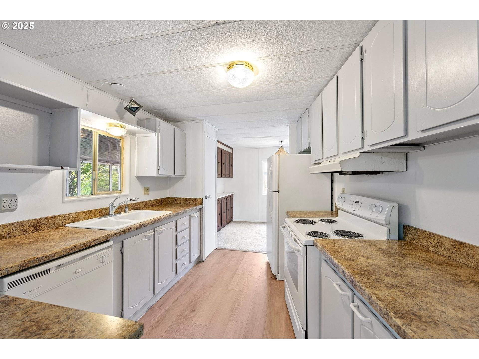 Florence, OR 97439,1600 RHODODENDRON DR #429