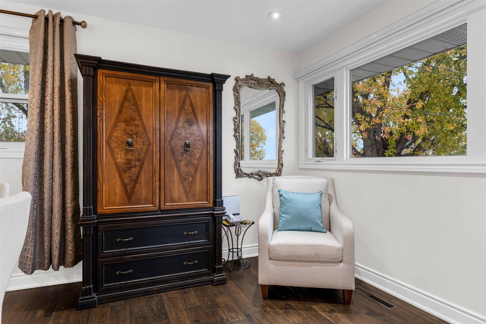 Grimsby, ON L3M 2K9,21 Lakeside DR