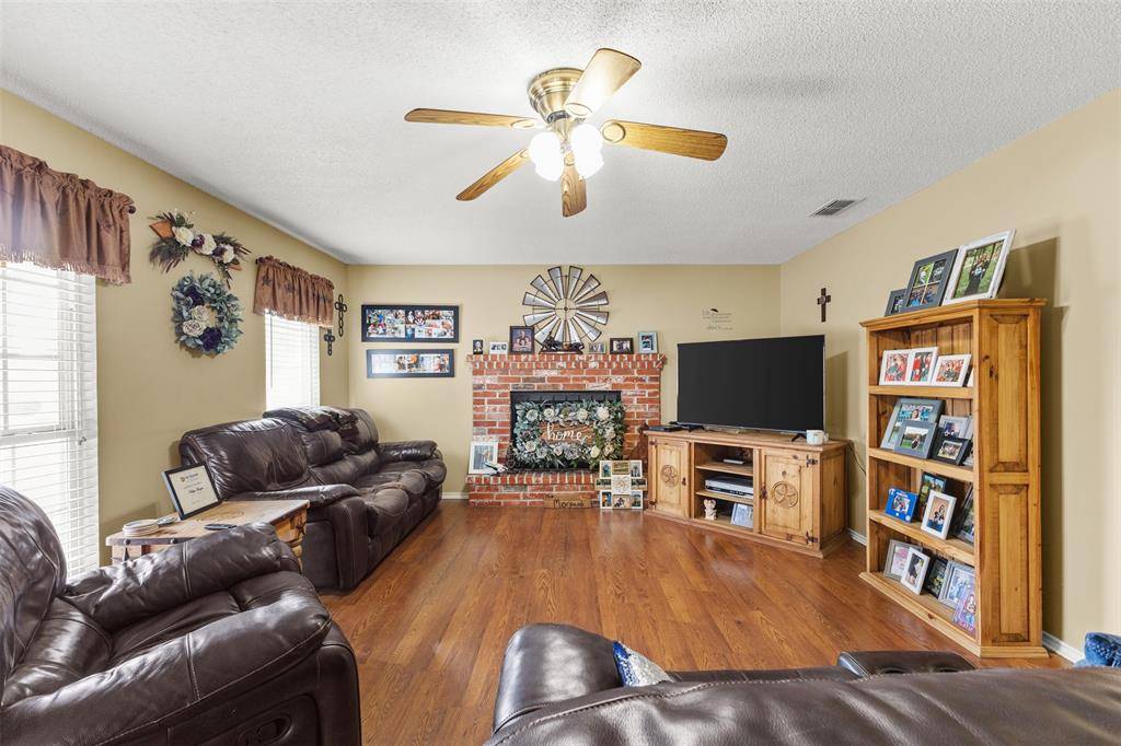 Como, TX 75431,2776 County Road 2324