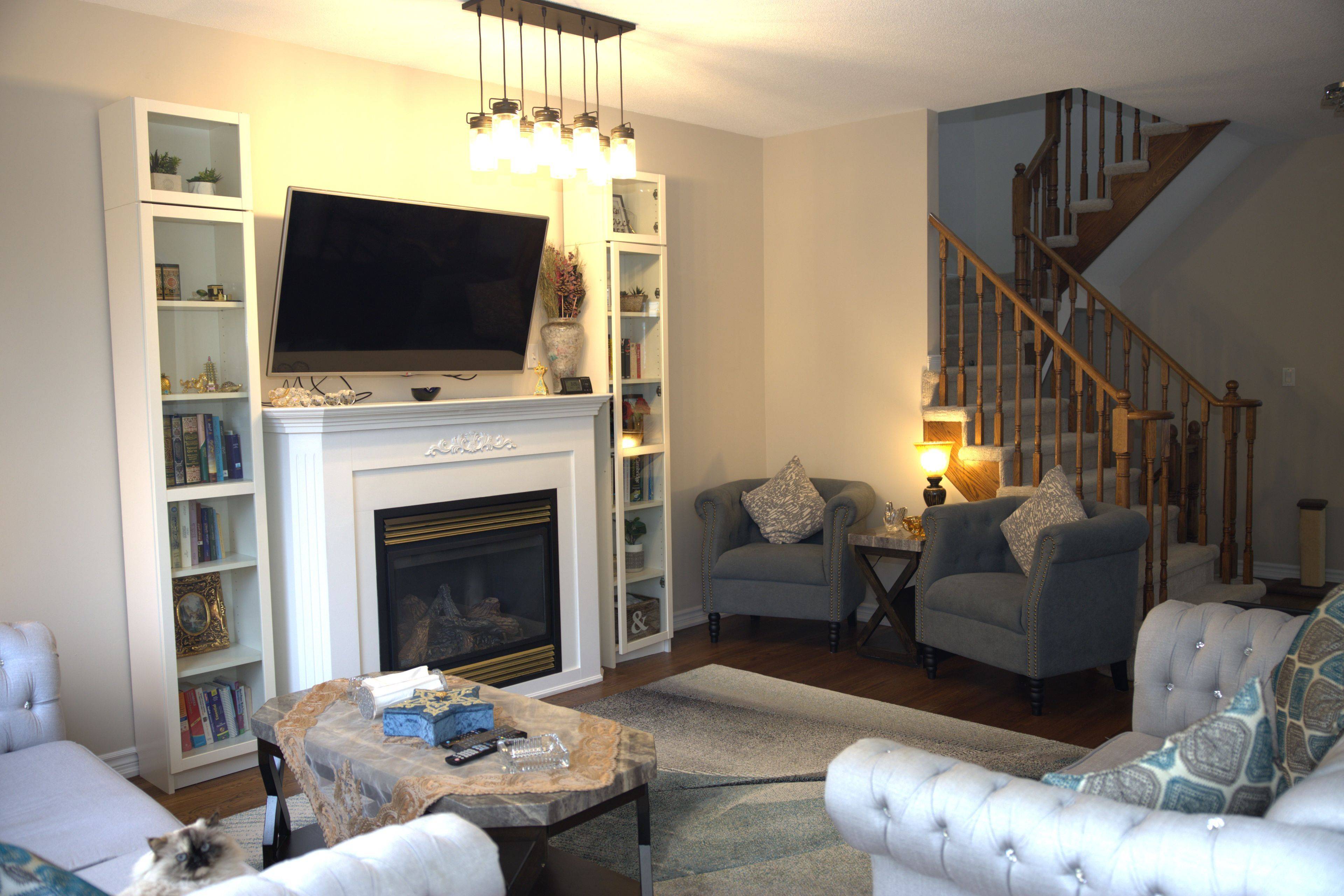 Pickering, ON L1X 2X6,687 Sunbird TRL