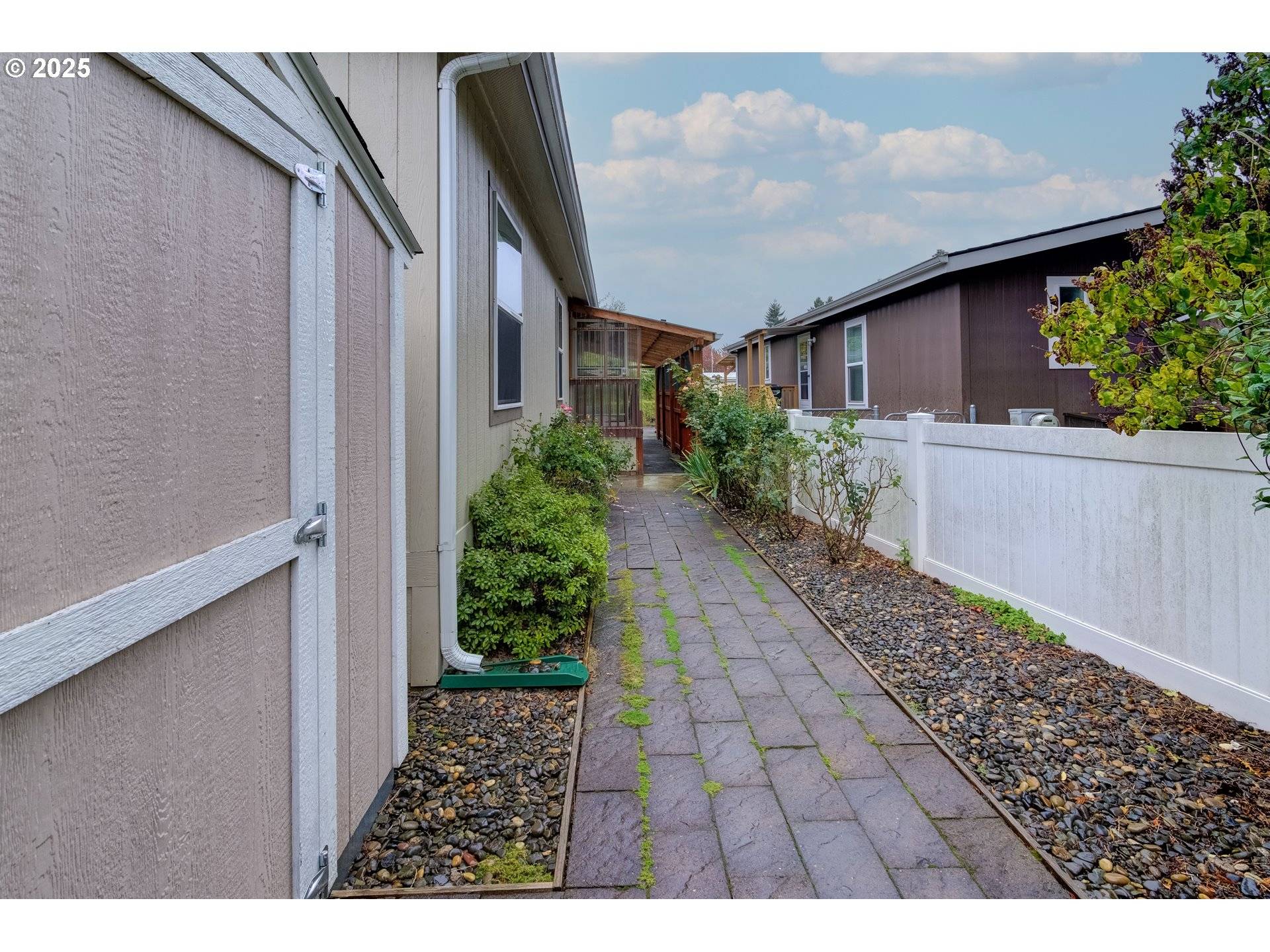 Gresham, OR 97030,2980 NE DIVISION ST #27