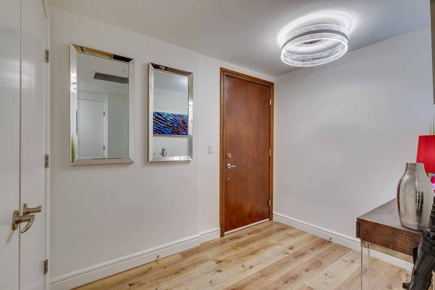 817 15 AVE SW #207, Calgary, AB T2R 0H8