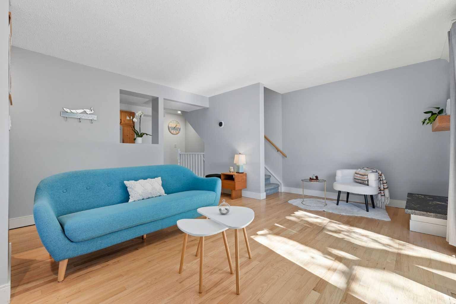 Calgary, AB T3E2M1,2412 30 ST SW #2