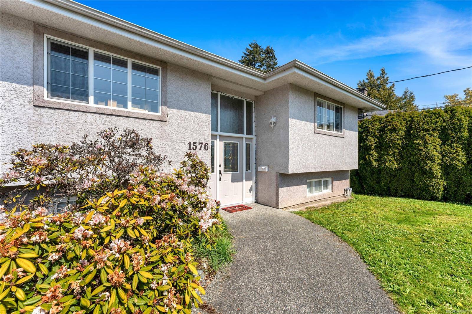 Saanich, BC V8N 2L3,1576 Prairie St