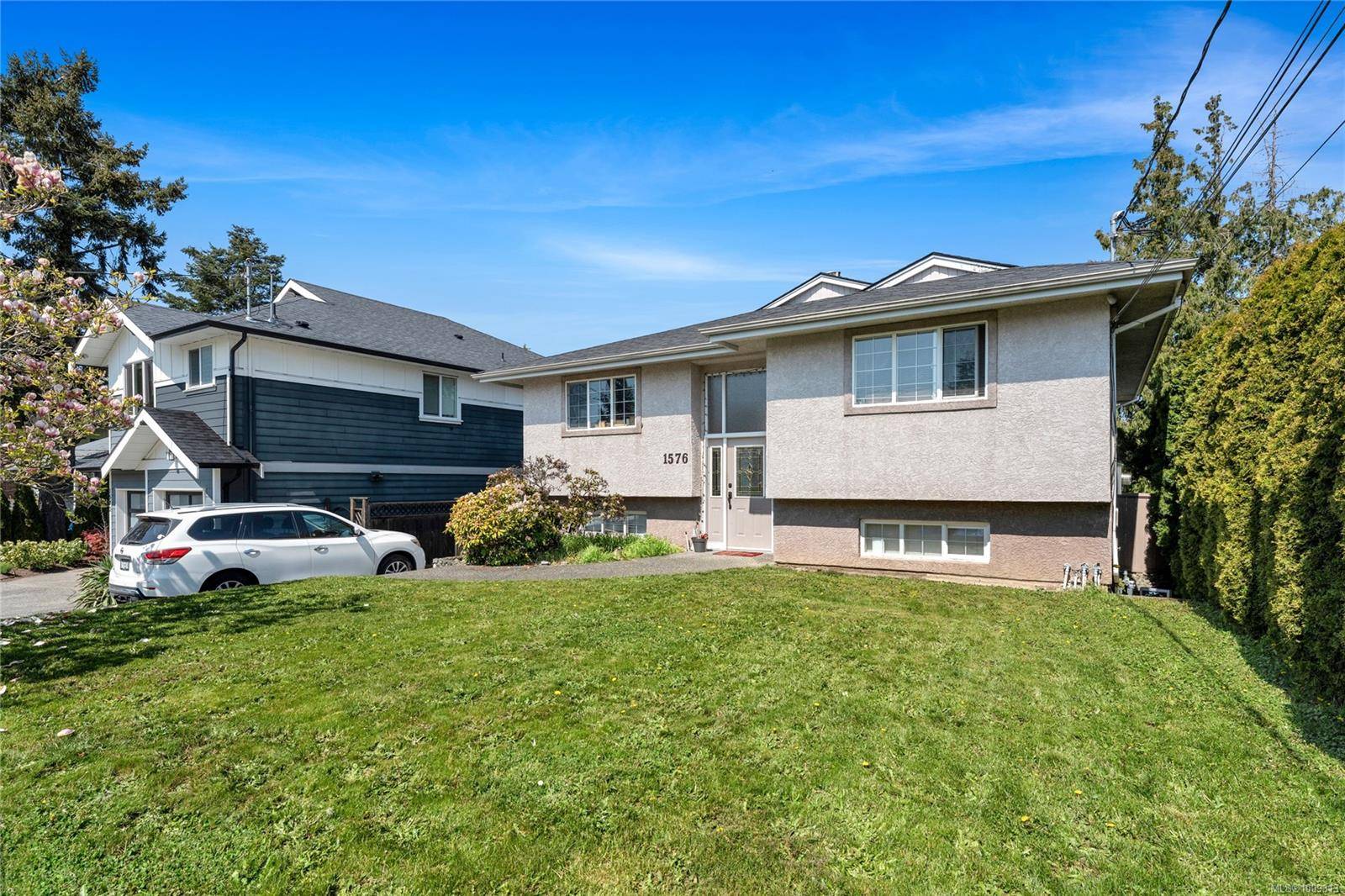 Saanich, BC V8N 2L3,1576 Prairie St