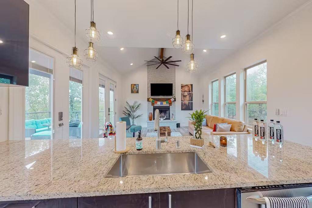 Sunset, TX 76270,667 Sandstone Court