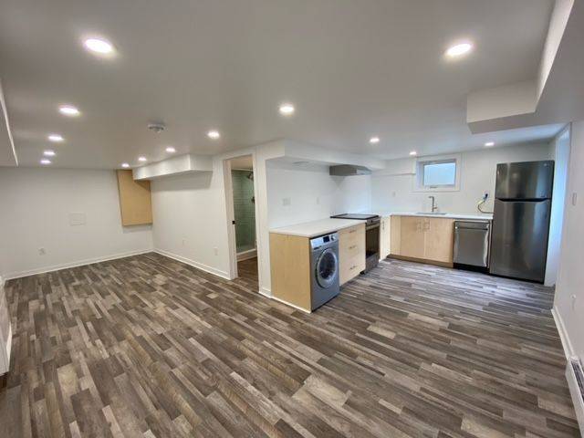 Kitchener, ON N2G 3M4,137 Madison AVE S #B