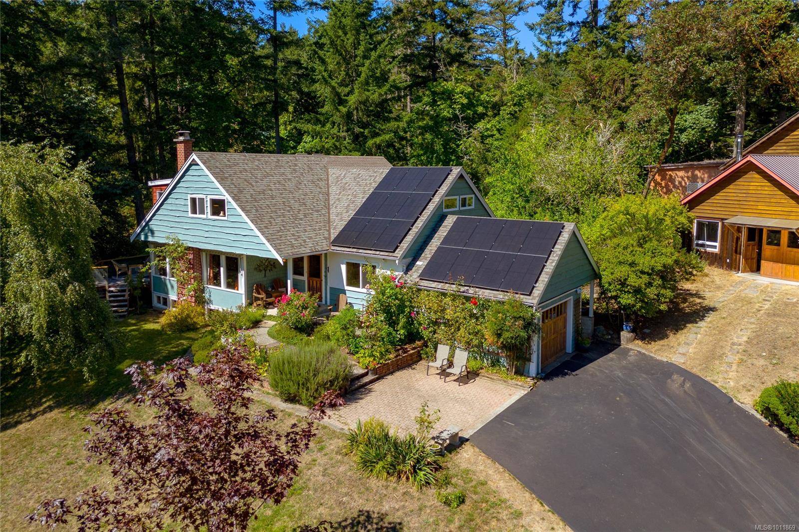 Saanich, BC V9E 2B5,4664-4670 Spring Rd