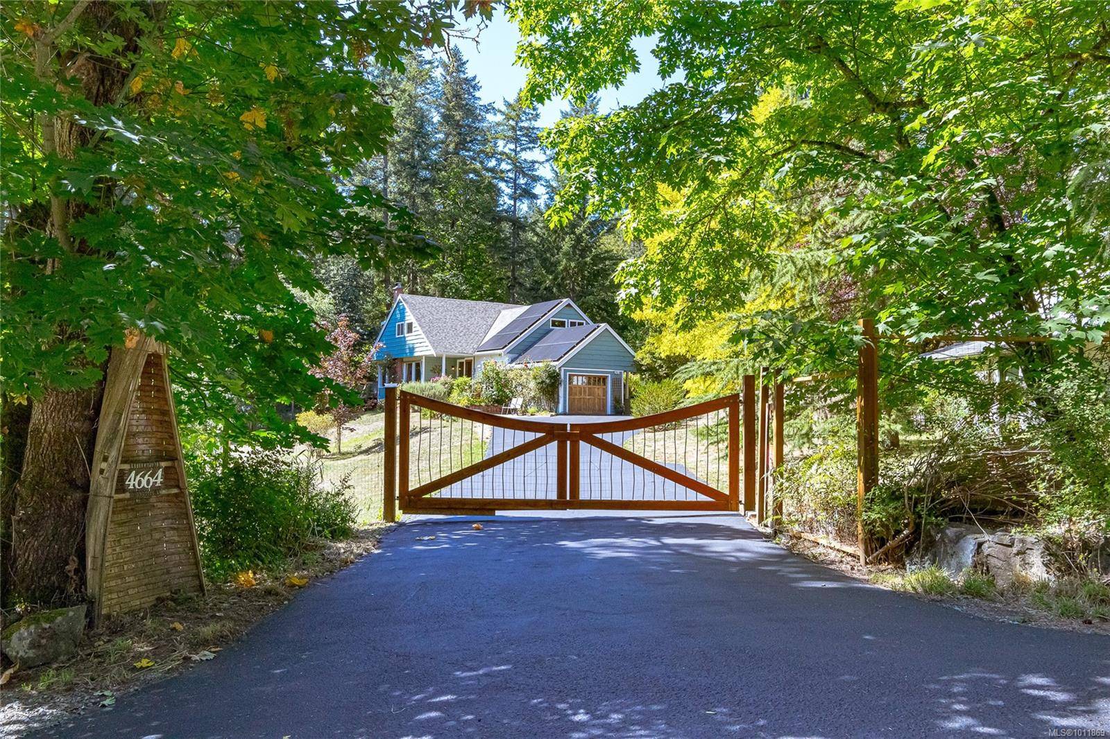 Saanich, BC V9E 2B5,4664-4670 Spring Rd