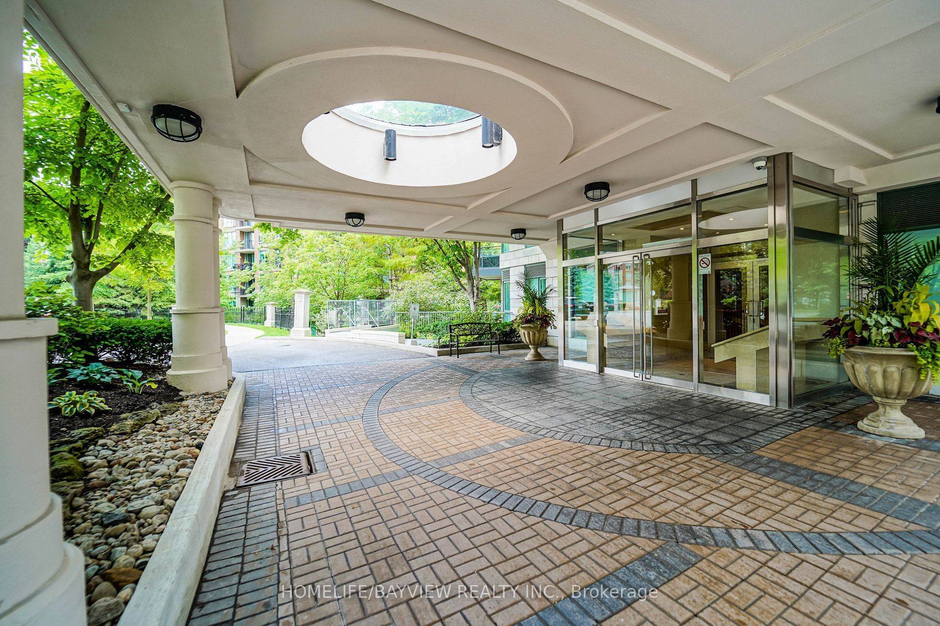 Toronto C12, ON M2P 2G1,11 William Carson CRES #618