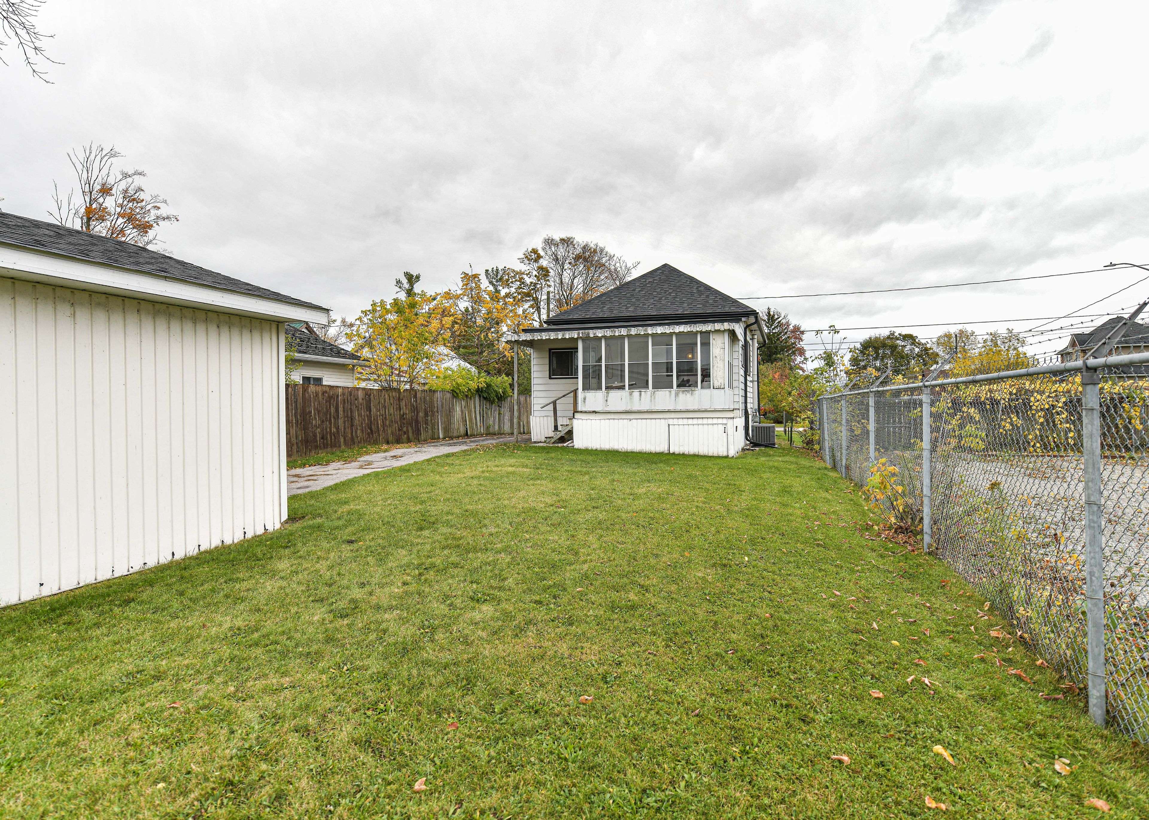 Orillia, ON L3V 1M8,82 Poughkeepsie ST